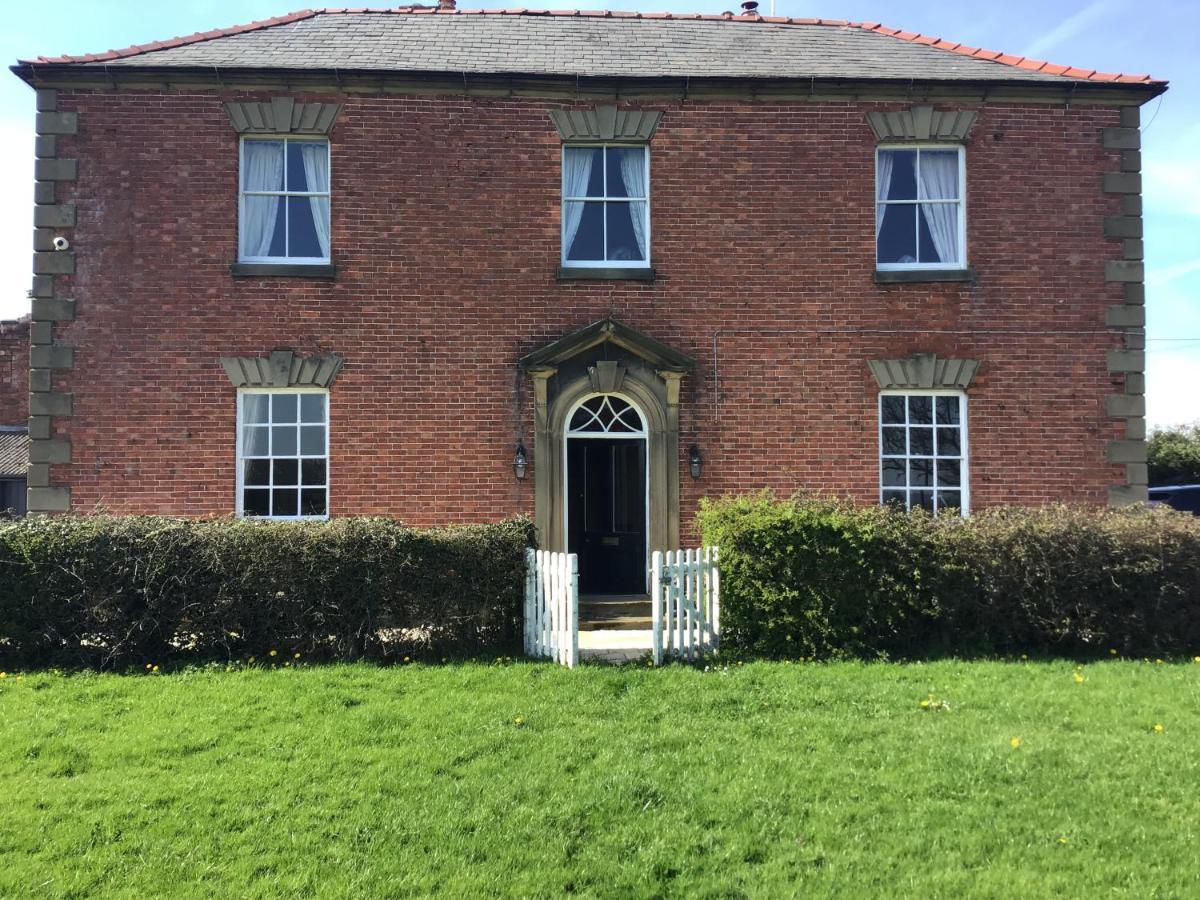 Plas Bostock Farm เร็กซ์แฮม ภายนอก รูปภาพ